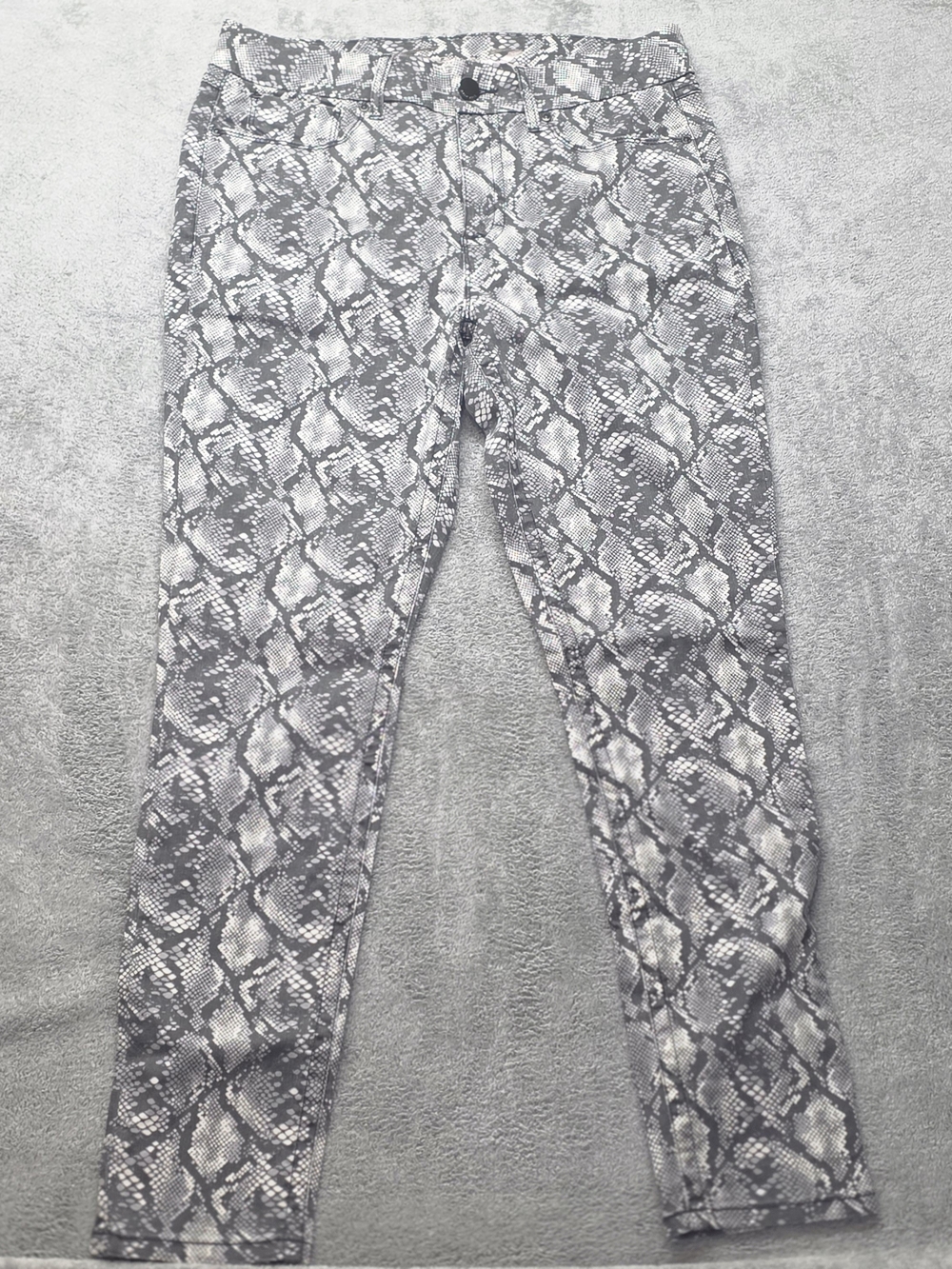 Seven7 Gray and White Snake Print Skinny Jeans